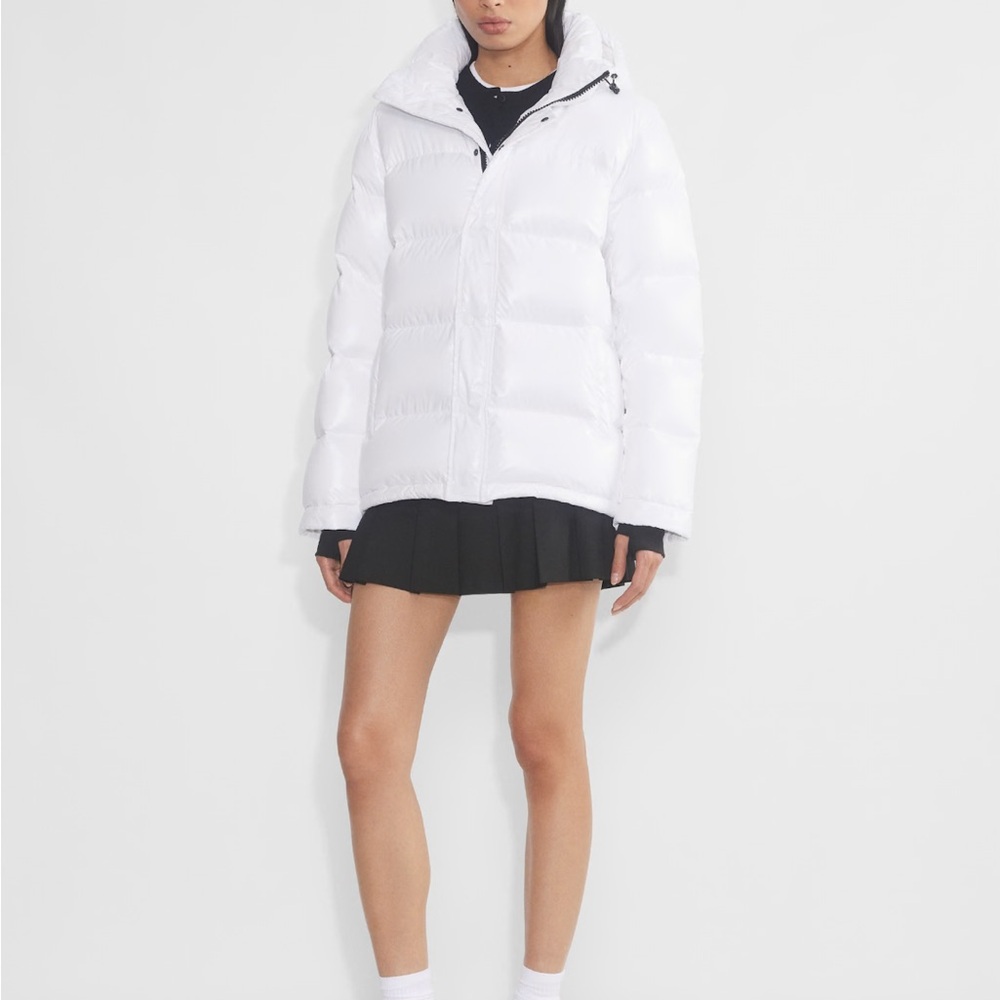 Aritzia NWOT XS The Super Puff (Hi-Gloss Bright White)